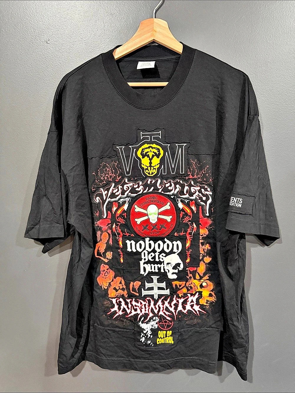 Vetements World Tour 2023 Graphic T-Shirt Graphic T-Shirt in Black Size Small